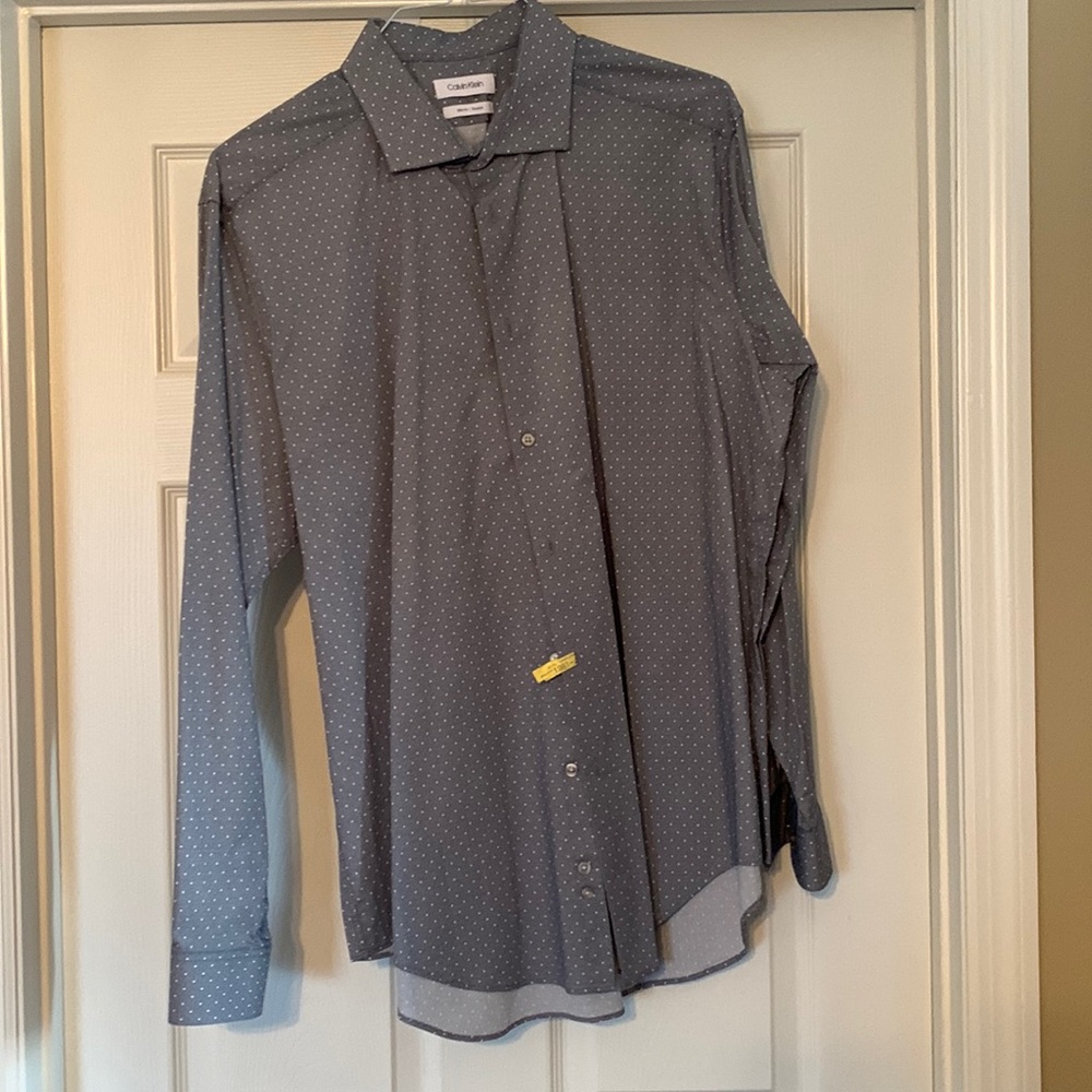 Calvin Klein Men’s ButtonUp